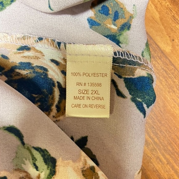 Floral lavender lace off the shoulder top - Picture 5 of 8